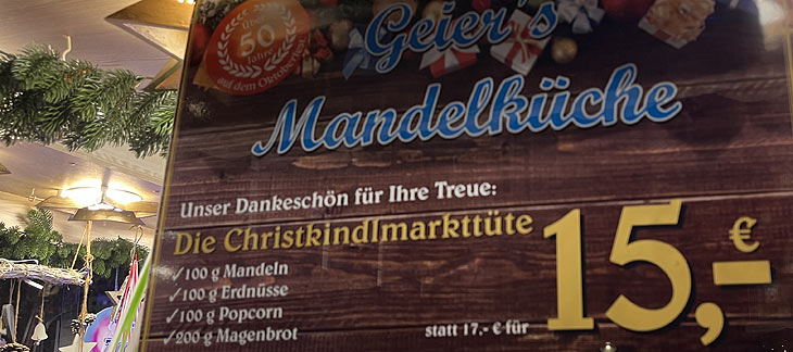 Über 50 Jahre Geiers Mandelküche: 2022 gibt es die Christkindlmarkttüte zu 15 € statt 17€ im Angebot (Foto: Martin Schmitz)
